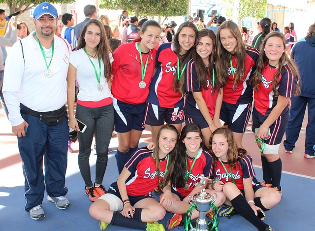 官方：利物浦20岁后卫马巴亚租借加盟英甲维冈竞技